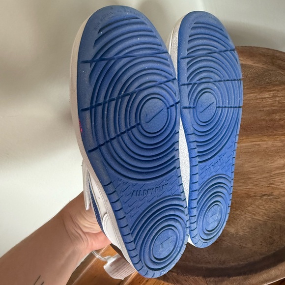 Nike White and Blue Kids' Sneakers - Picture 5 of 5
